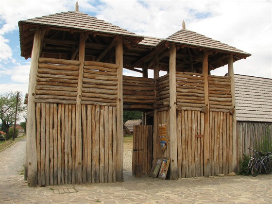 Archaeological open-air museum Modrá – fortified settlement