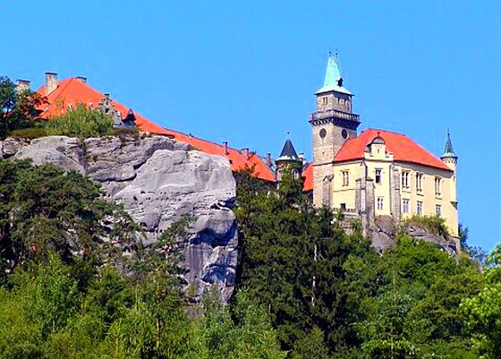 Hrubá Skála Castle